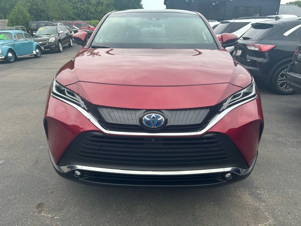 Used 2023 Toyota Venza Limited image 2
