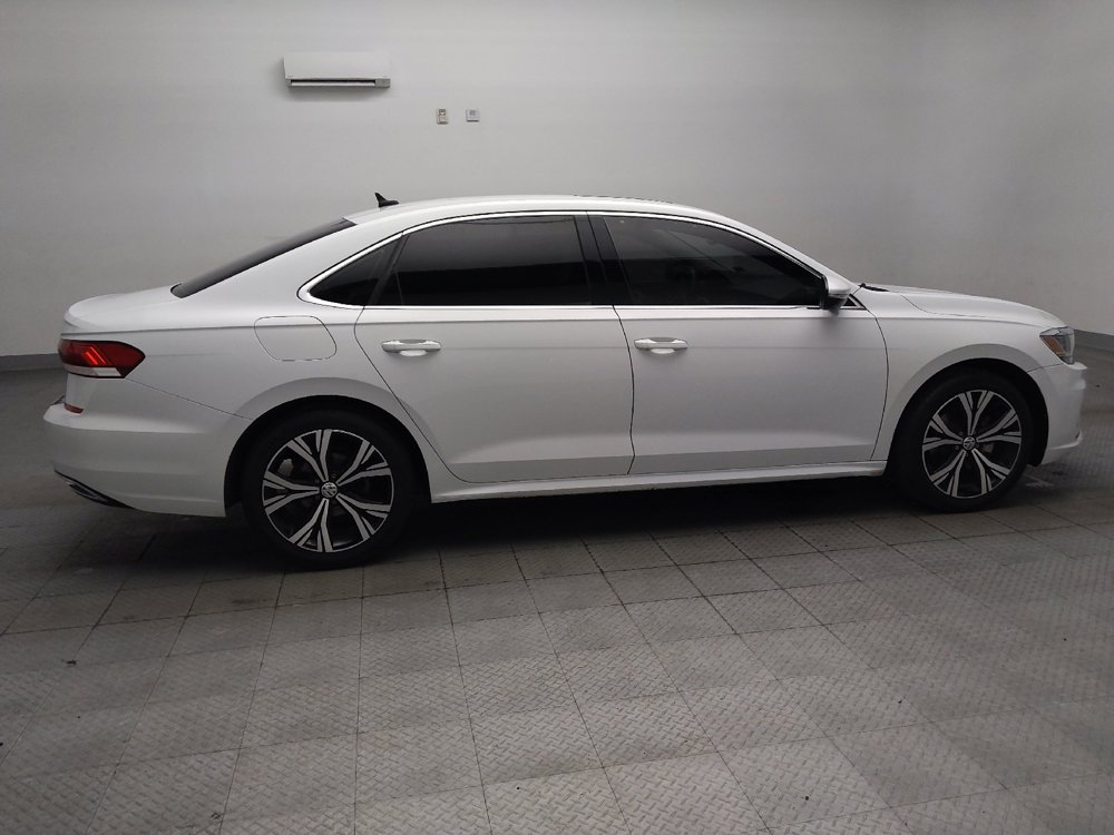 Used 2022 Volkswagen Passat 2.0T SE FWD image 10