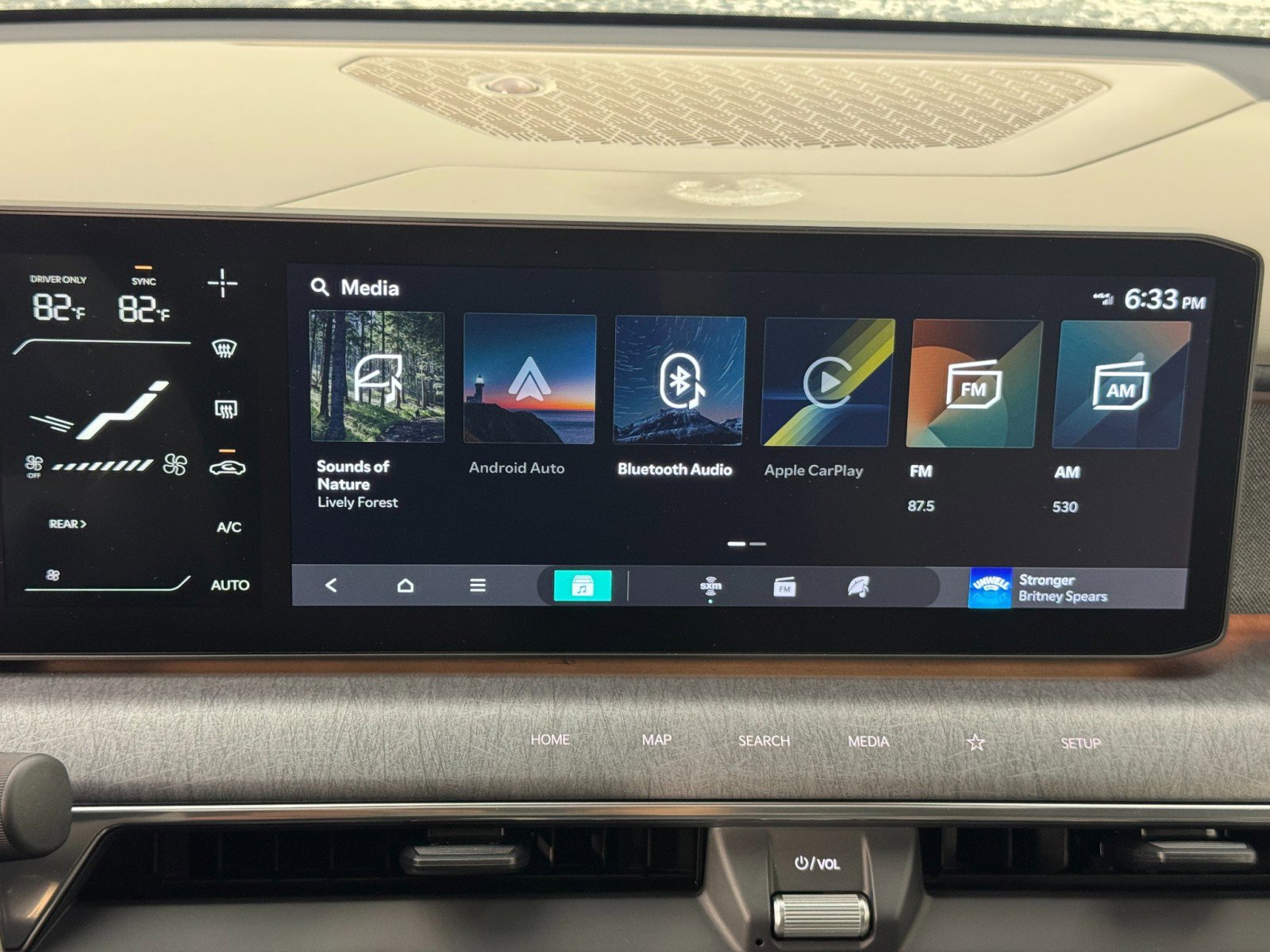 Used 2024 Kia EV9 Land image 28