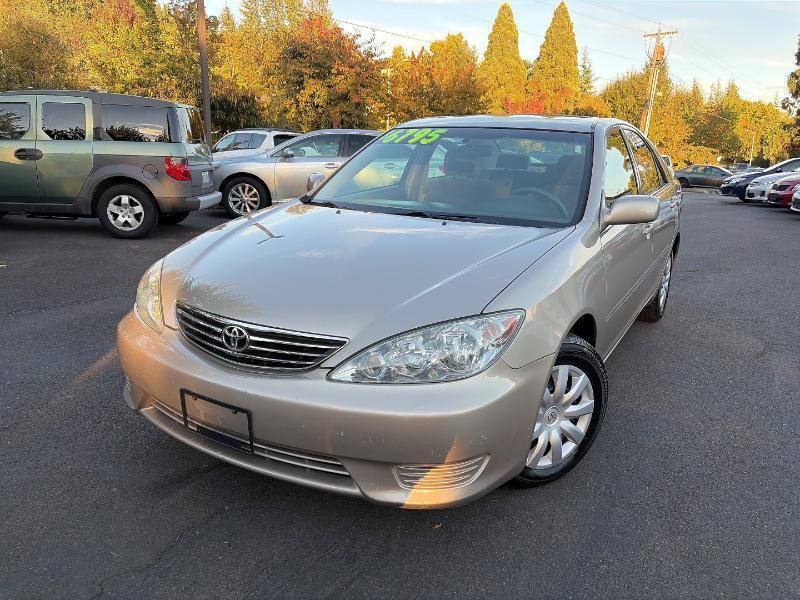 Used 2005 Toyota Camry LE image 2