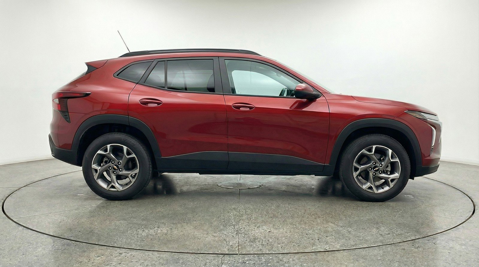 Used 2025 Chevrolet Trax LT w/ LT Convenience Package image 9