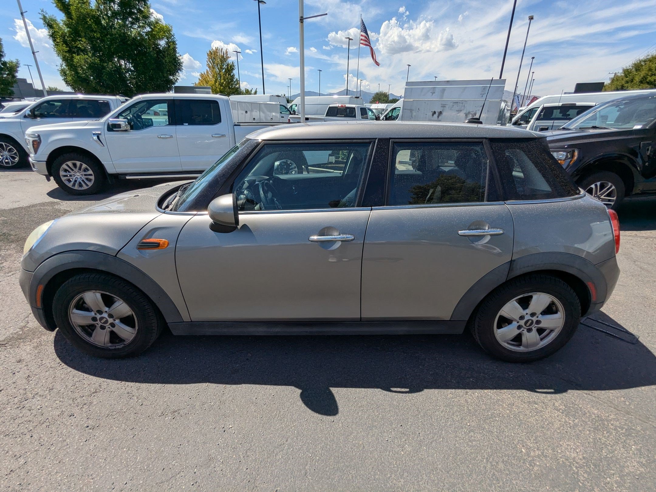 Used 2017 MINI Cooper 4-Door Hardtop FWD image 9