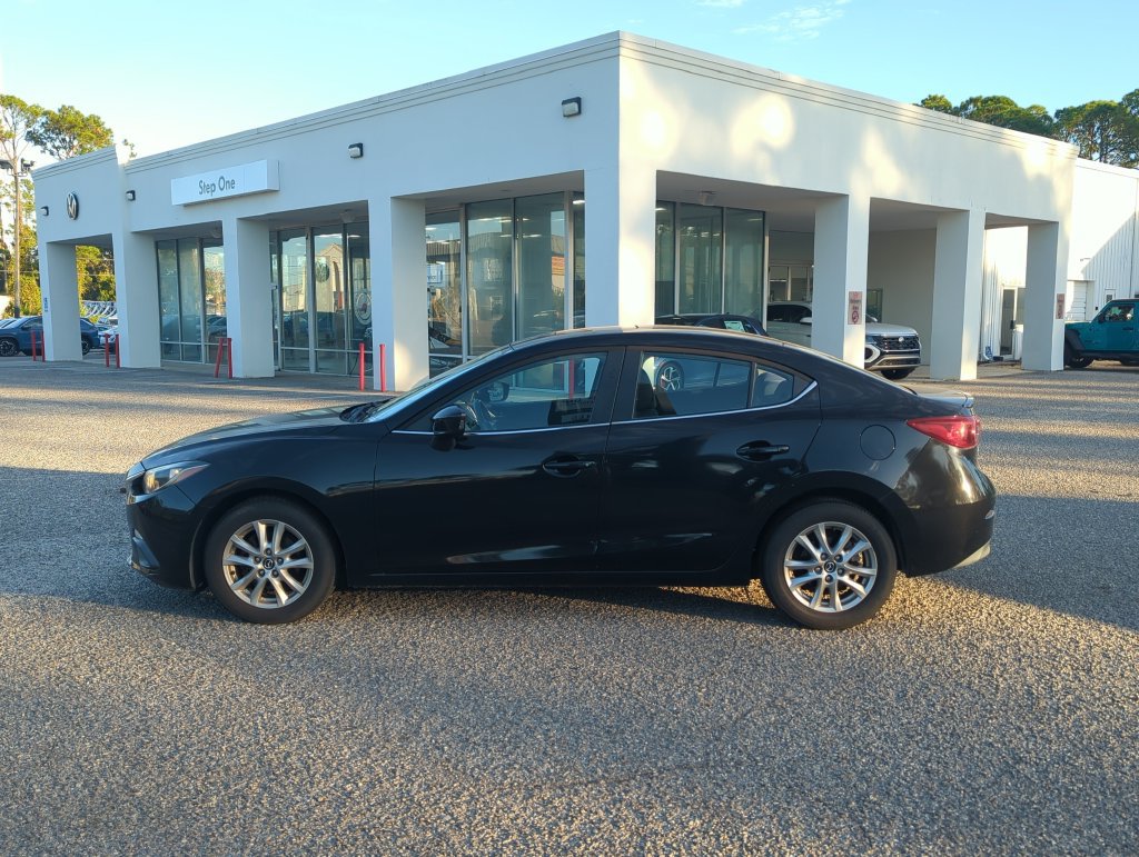 Used 2014 MAZDA MAZDA3 i Touring w/ Moonroof Package 1 FWD image 4