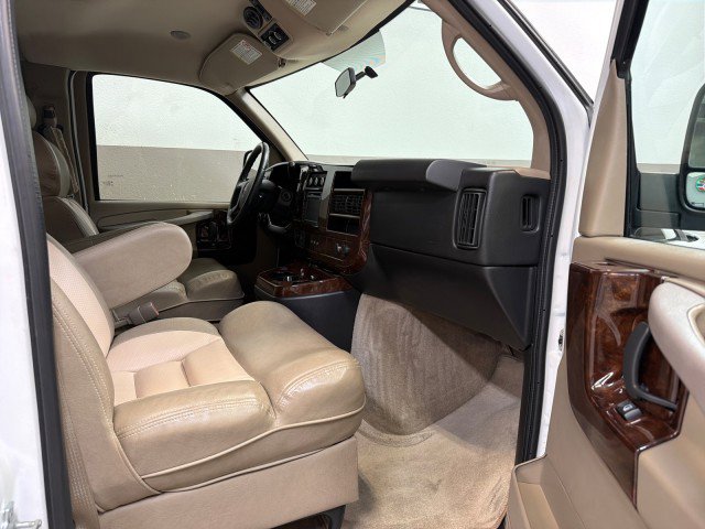 Used 2014 GMC Savana 1500 image 40