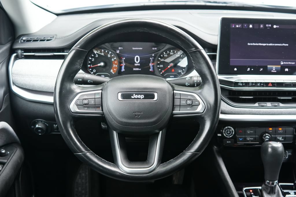 Used 2022 Jeep Compass Latitude w/ Sun and Sound Group AWD/4WD image 13