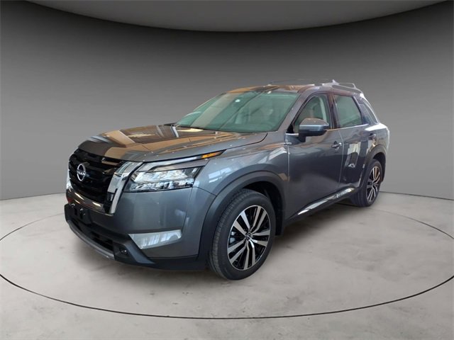 New 2025 Nissan Pathfinder Platinum image 1