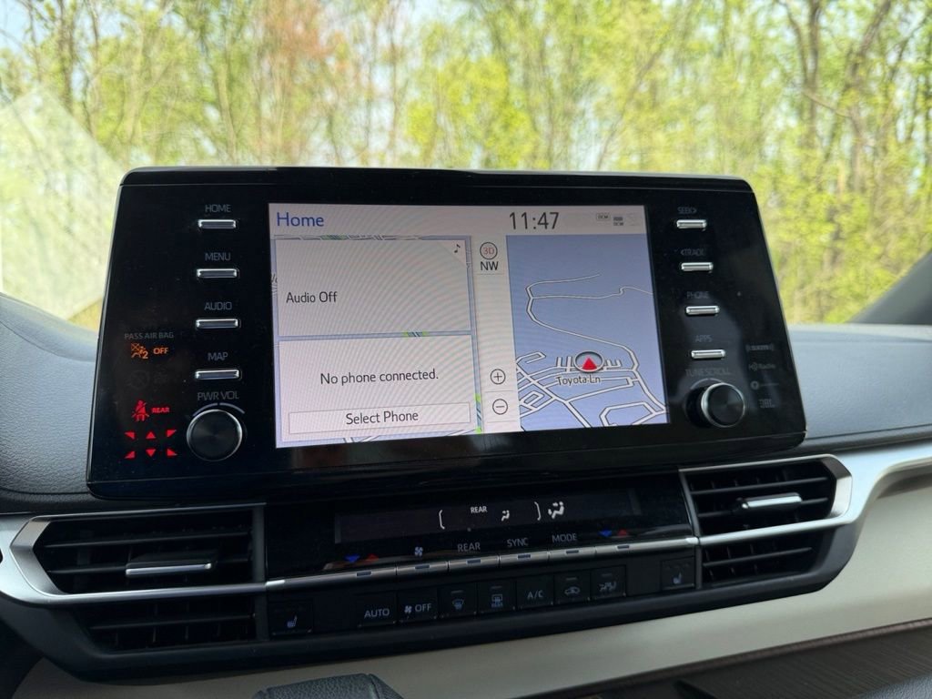 Used 2023 Toyota Sienna XLE w/ XLE Plus Package FWD image 15