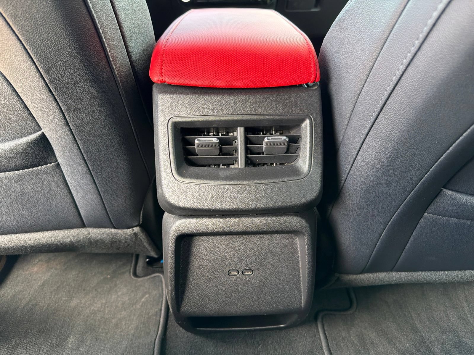 Used 2025 Chevrolet Equinox EV RS FWD image 15