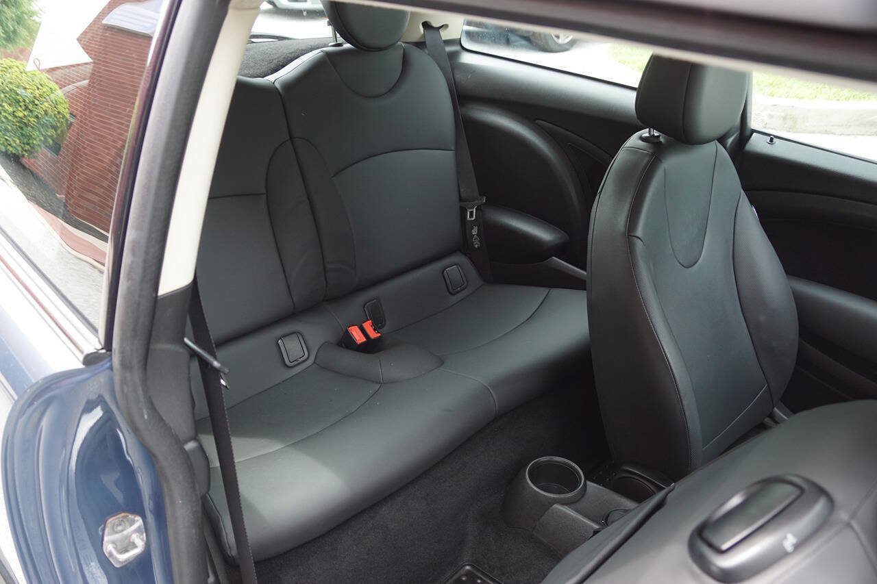 Used 2011 MINI Cooper Hardtop FWD image 25