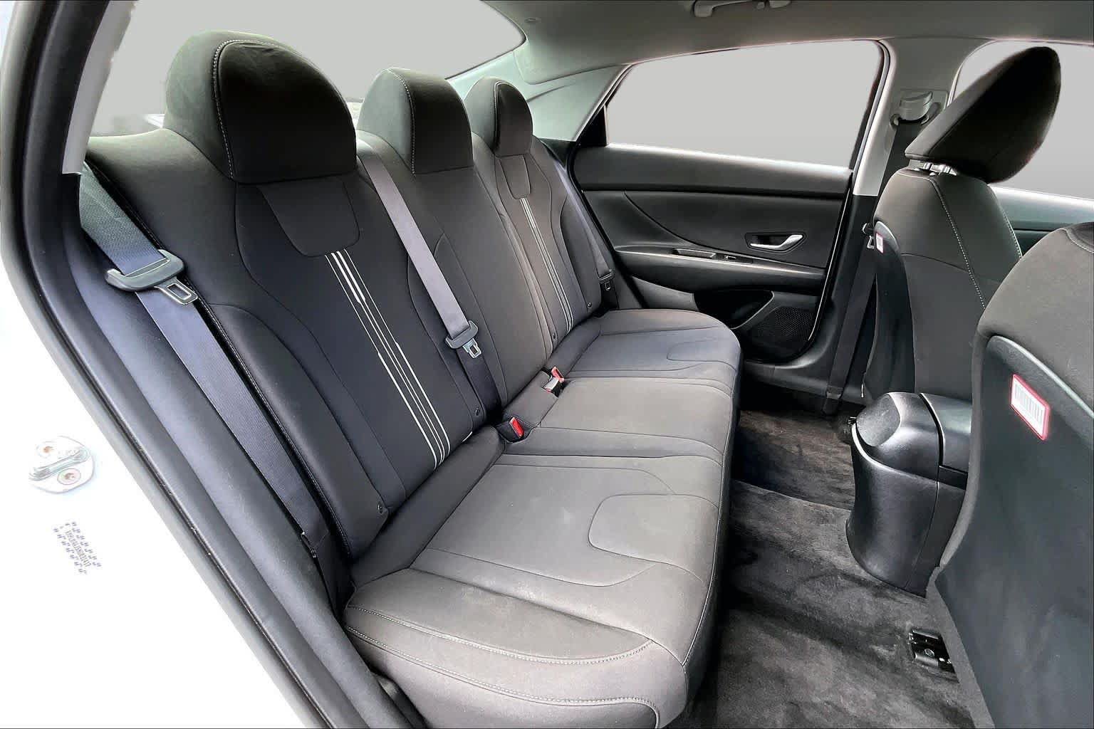 Used 2022 Hyundai Elantra Blue FWD image 21