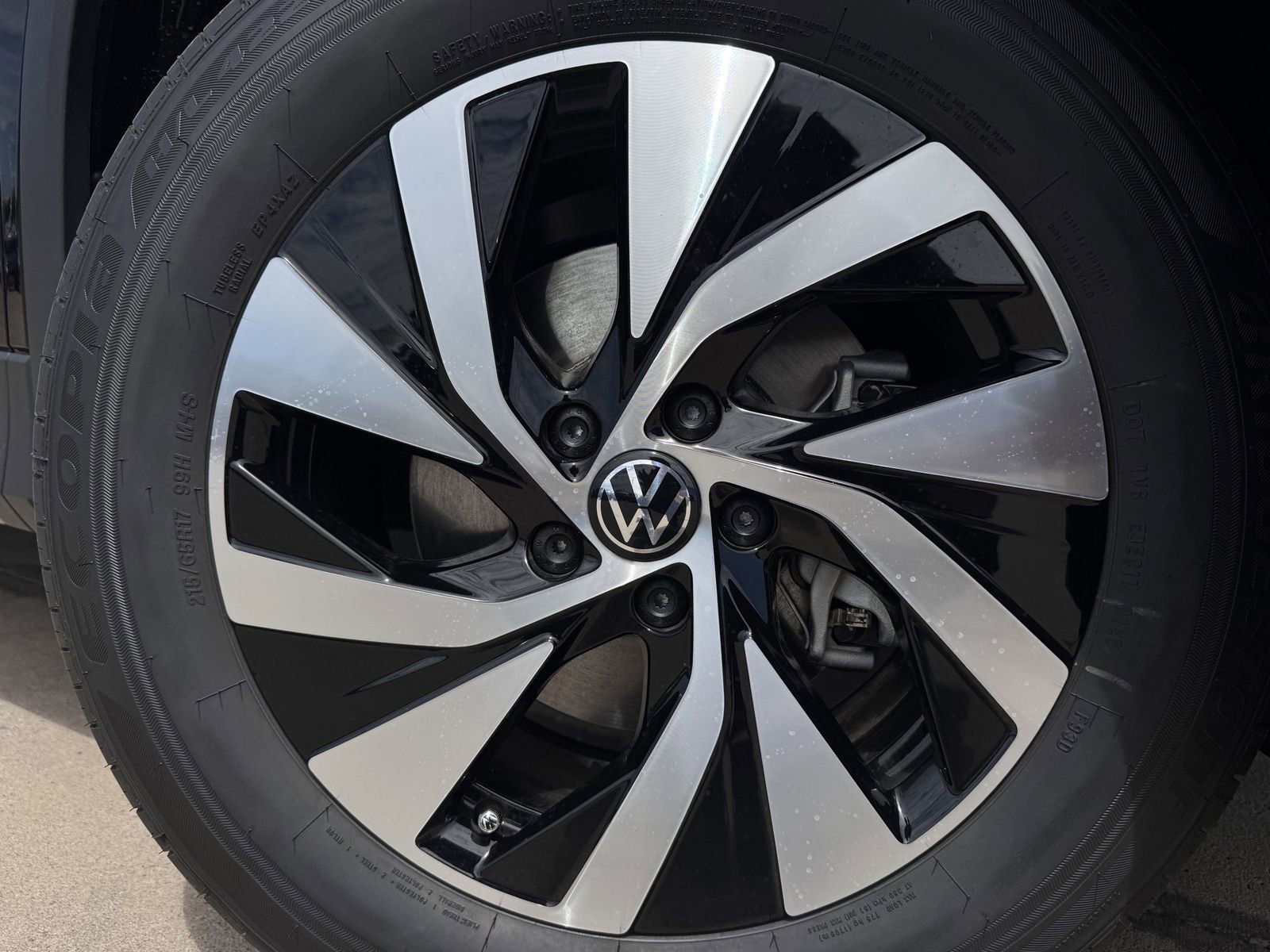 New 2026 Volkswagen Tiguan S FWD image 11