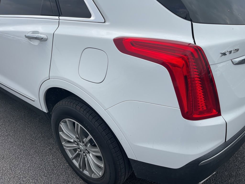 Used 2017 Cadillac XT5 Luxury w/ Driver Awareness Package image 10