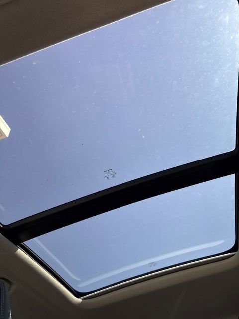 Used 2025 Volvo XC40 B5 Plus image 29