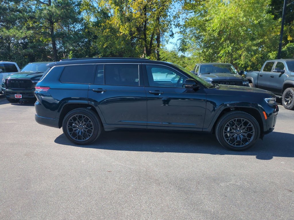 New 2027 Jeep Grand Cherokee L Summit AWD/4WD image 3