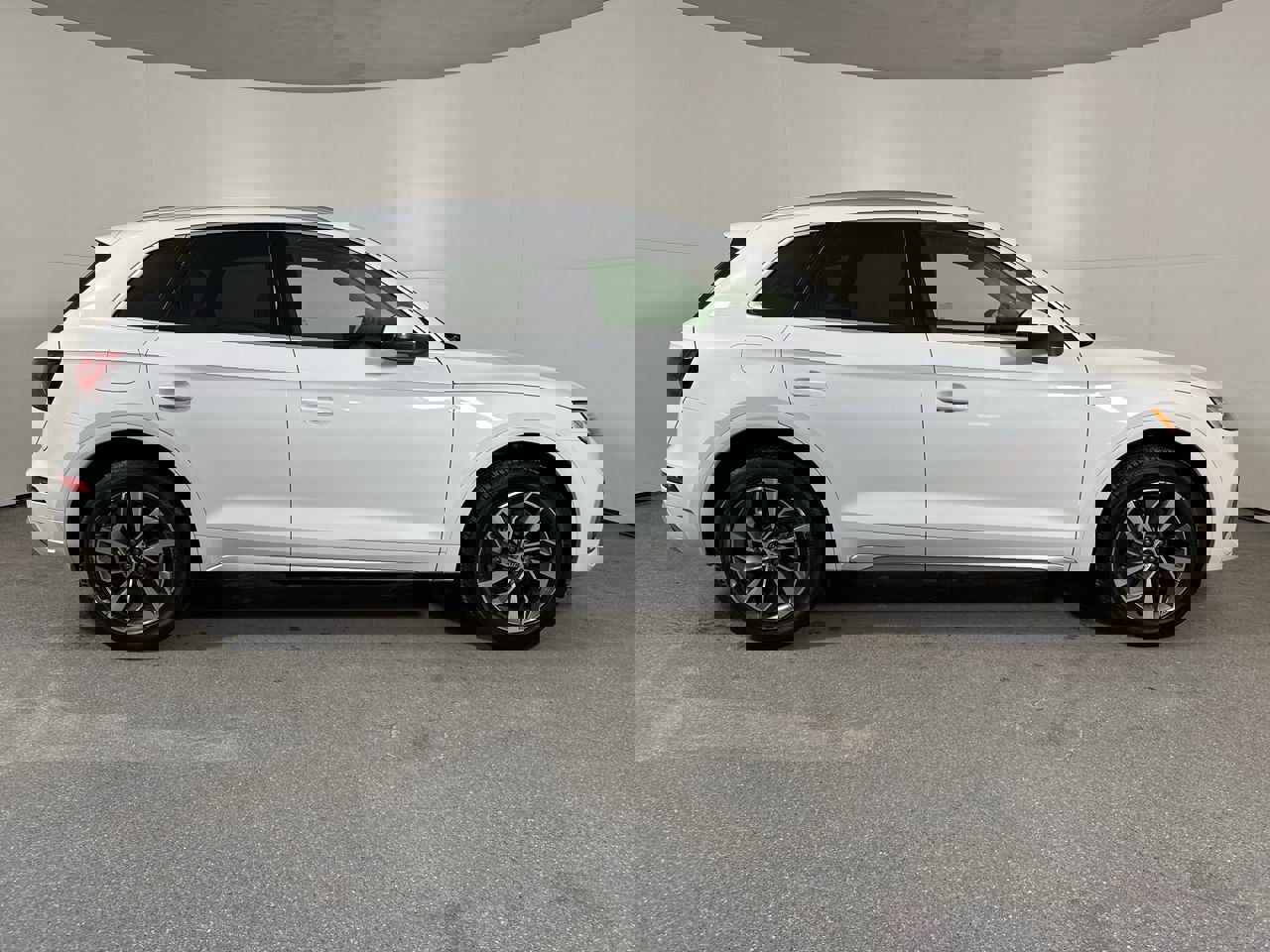 Certified 2023 Audi Q5 2.0T Premium w/ Convenience Package AWD/4WD image 38