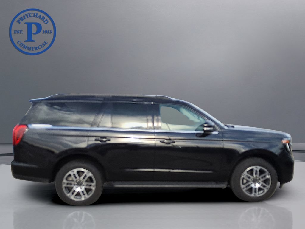 Used 2025 Ford Expedition Active AWD/4WD image 7