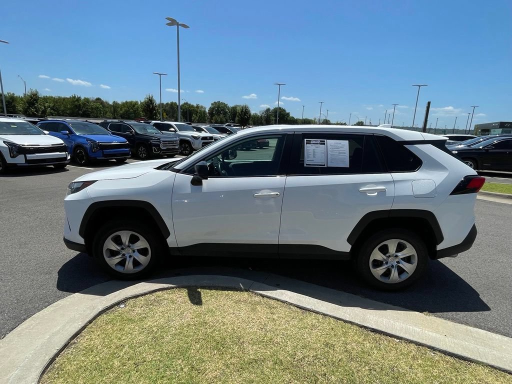 Used 2023 Toyota RAV4 LE FWD image 4