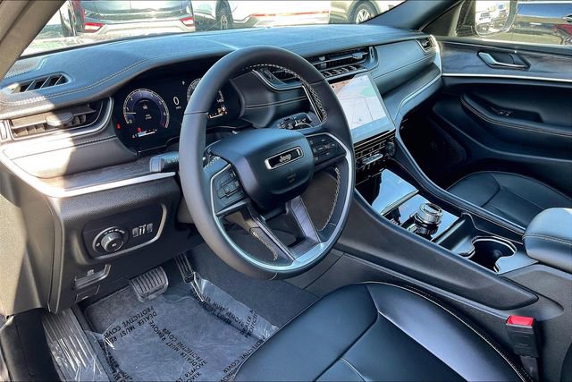 New 2024 Jeep Grand Cherokee Limited w/ Black Appearance Package image 7