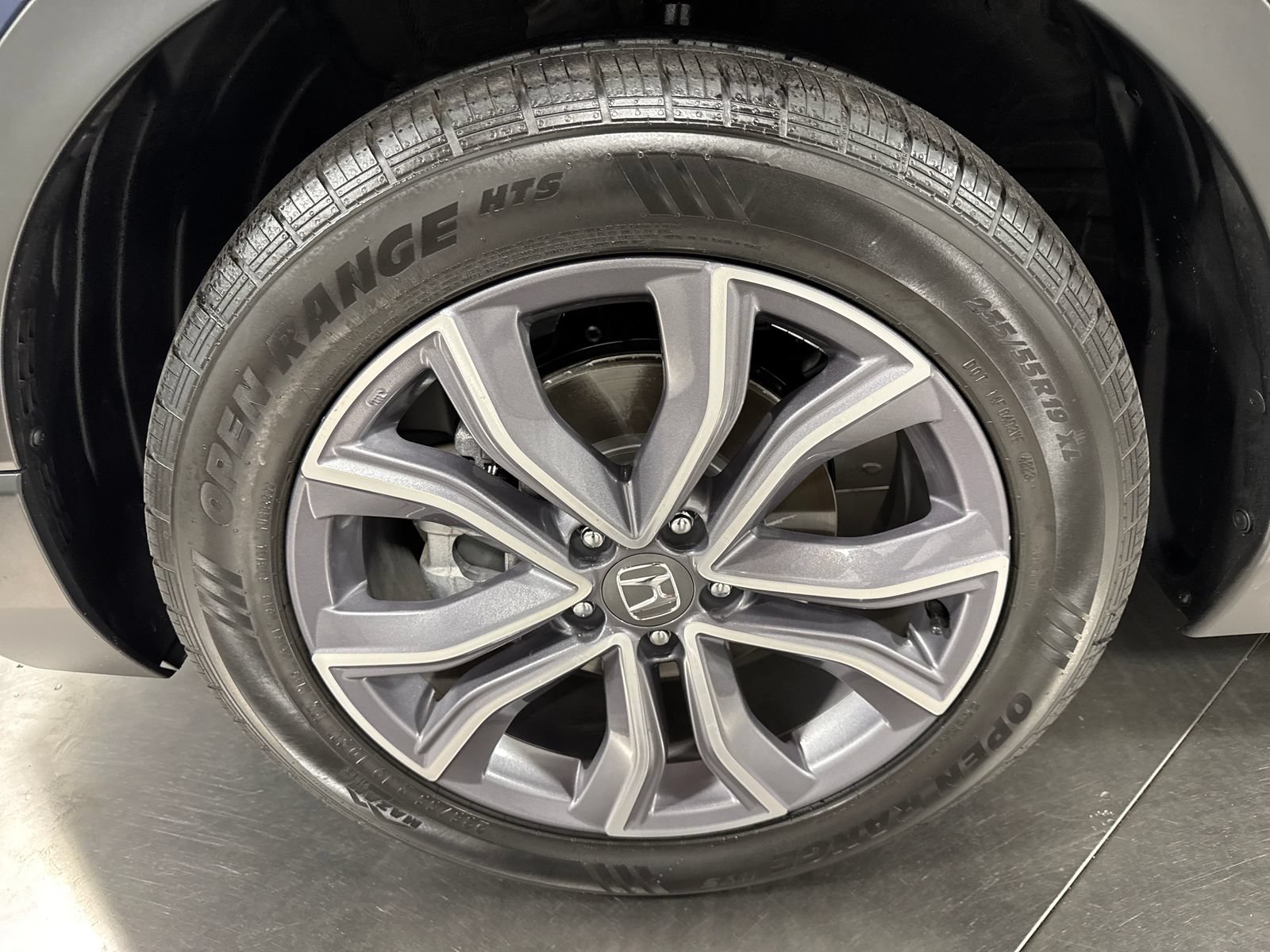 Used 2020 Honda CR-V Touring image 2