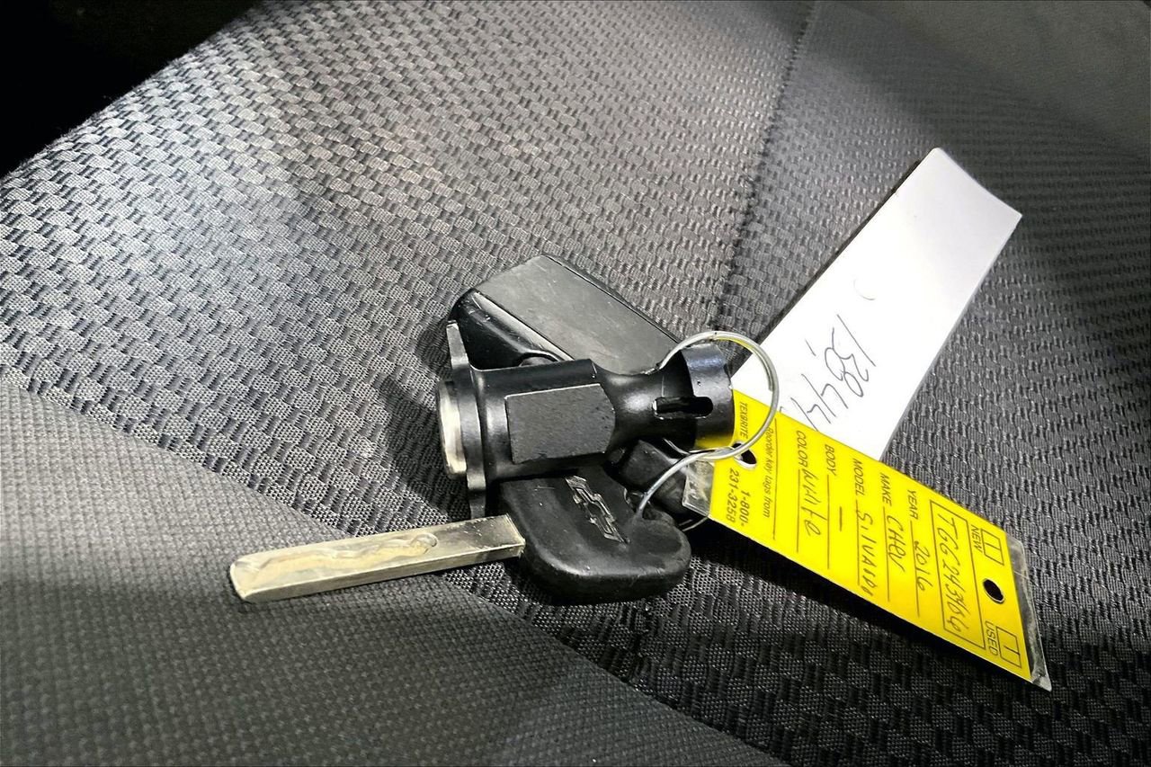 Used 2016 Chevrolet Silverado 1500 LT w/ All Star Edition image 18