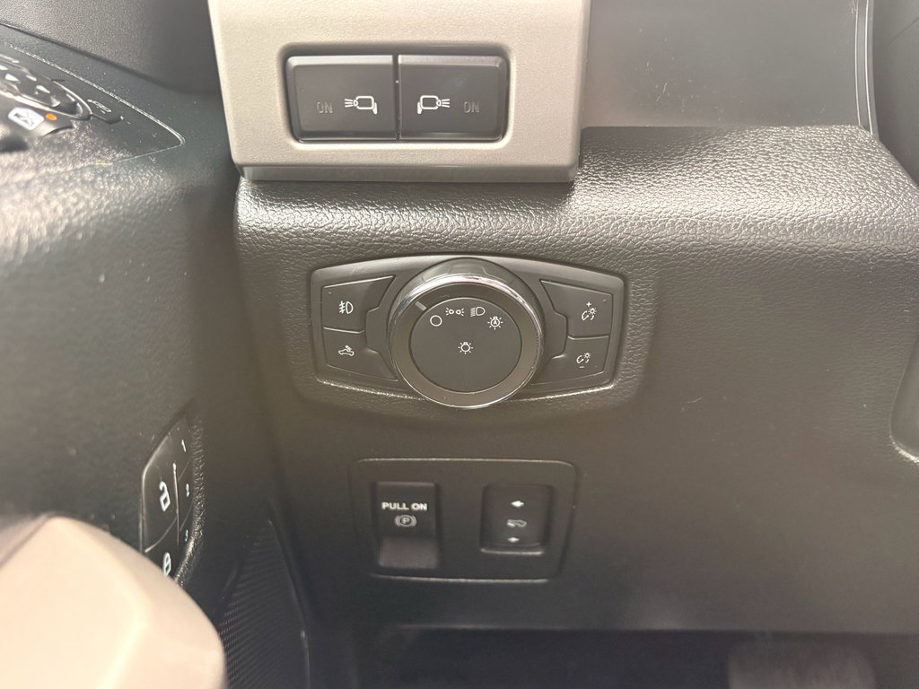 Used 2020 Ford F150 Lariat w/ Equipment Group 502A Luxury AWD/4WD image 16