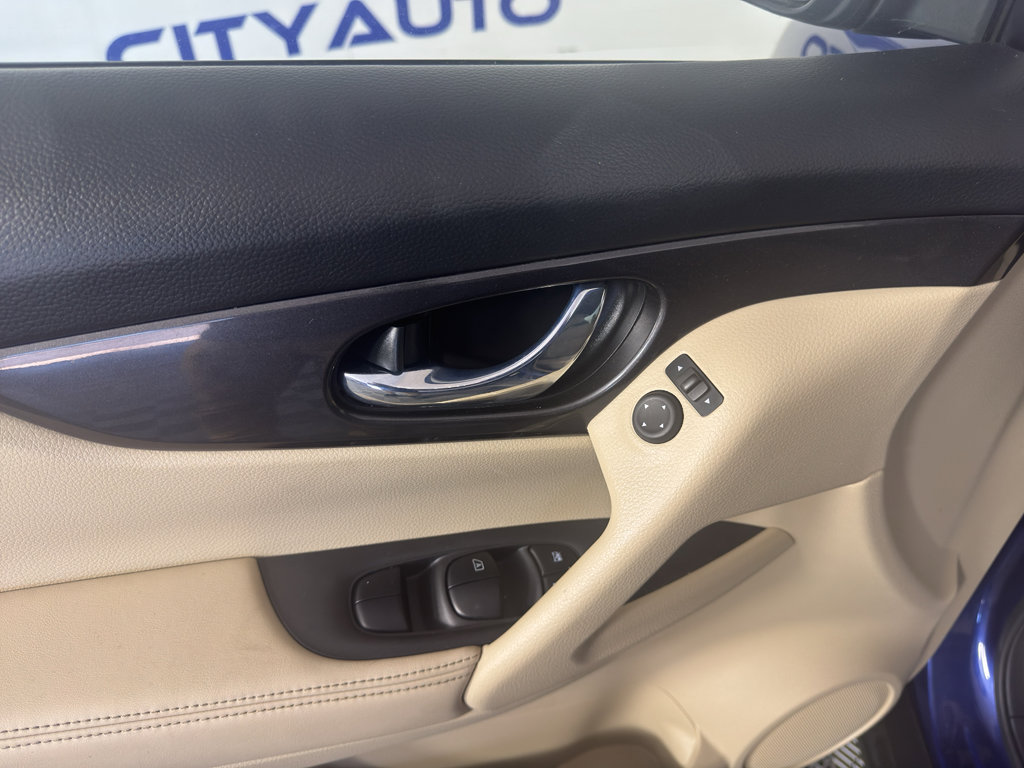 Used 2020 Nissan Rogue SV AWD/4WD image 15