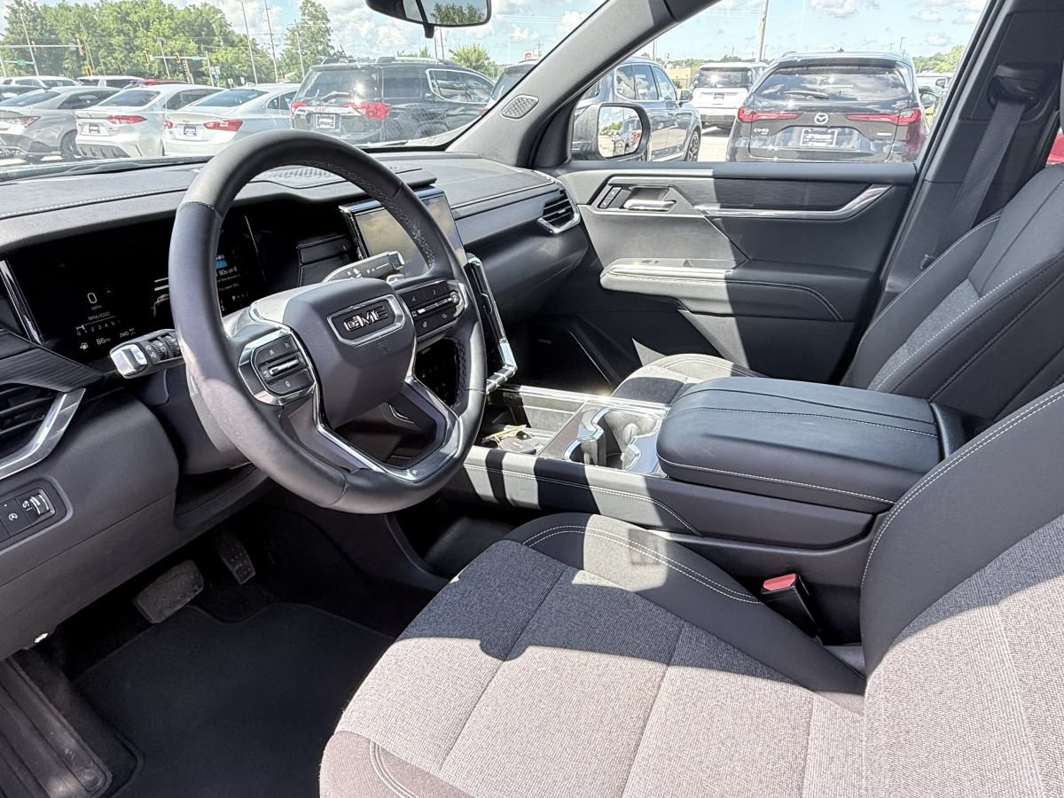 Used 2025 GMC Acadia Elevation AWD/4WD image 10