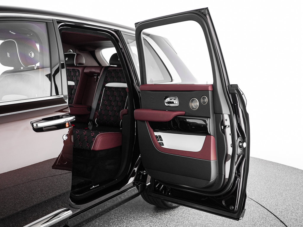 New 2026 Rolls-Royce Cullinan AWD/4WD image 25