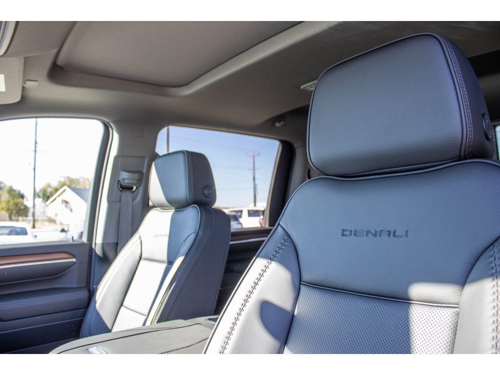 New 2026 GMC Sierra 3500 Denali w/ Denali Reserve Package image 17