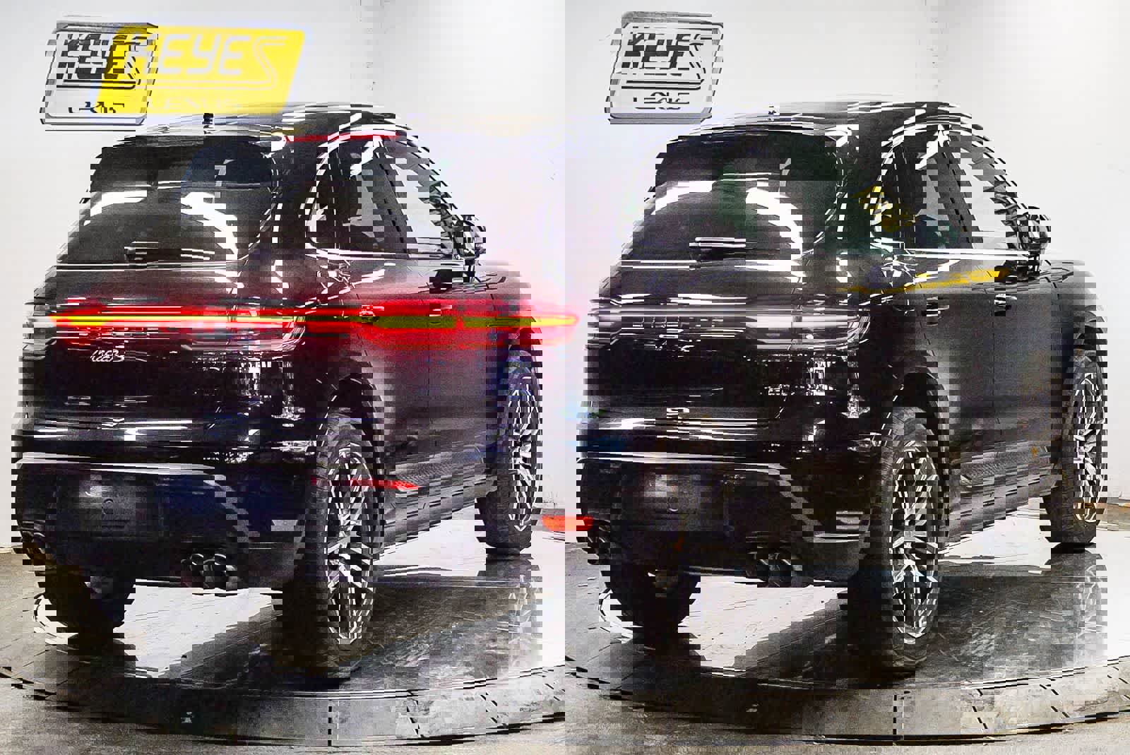 Used 2023 Porsche Macan S image 4