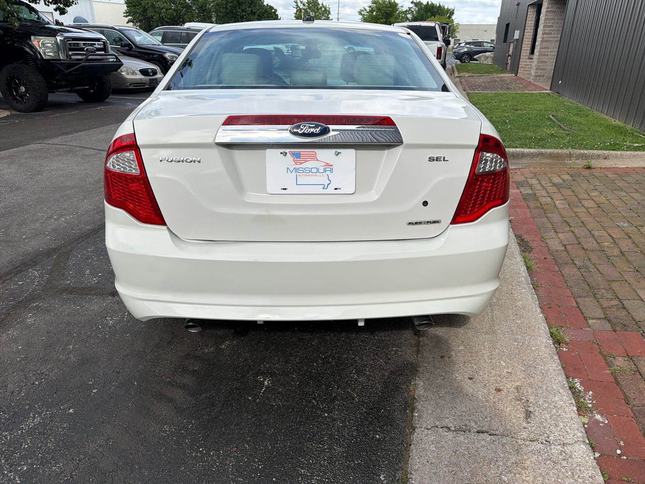 Used 2011 Ford Fusion SEL FWD image 6