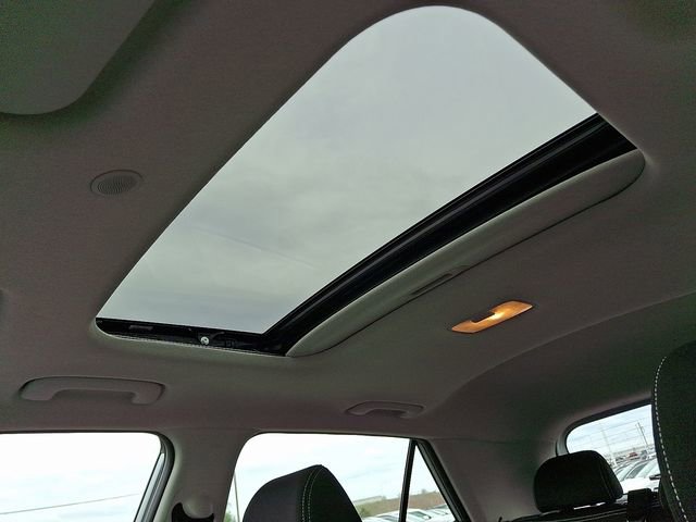 Used 2023 Hyundai Venue SEL image 14