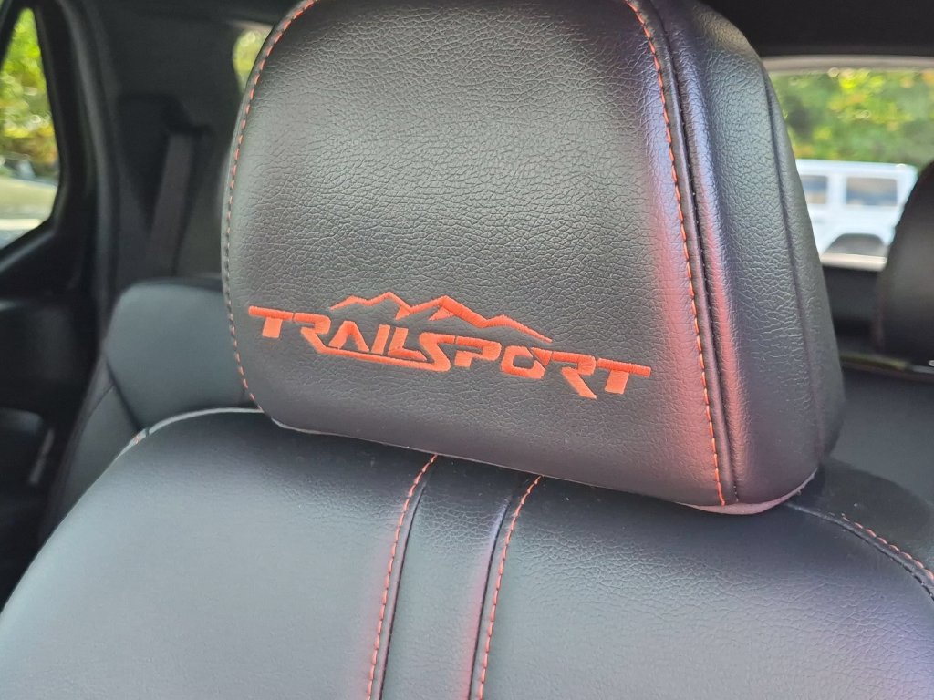 Used 2025 Honda Pilot TrailSport image 8