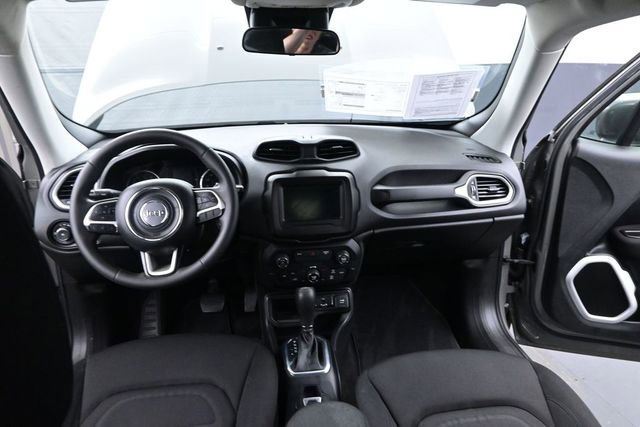Used 2019 Jeep Renegade Latitude FWD image 23