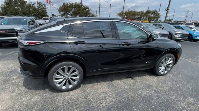 New 2025 Buick Envista Avenir image 2