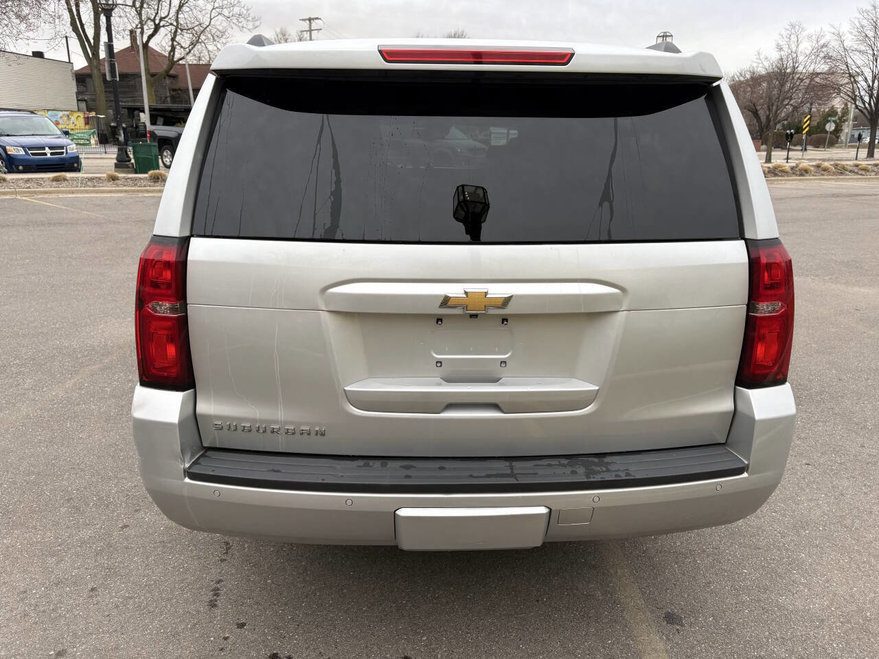 Used 2016 Chevrolet Suburban LT image 14
