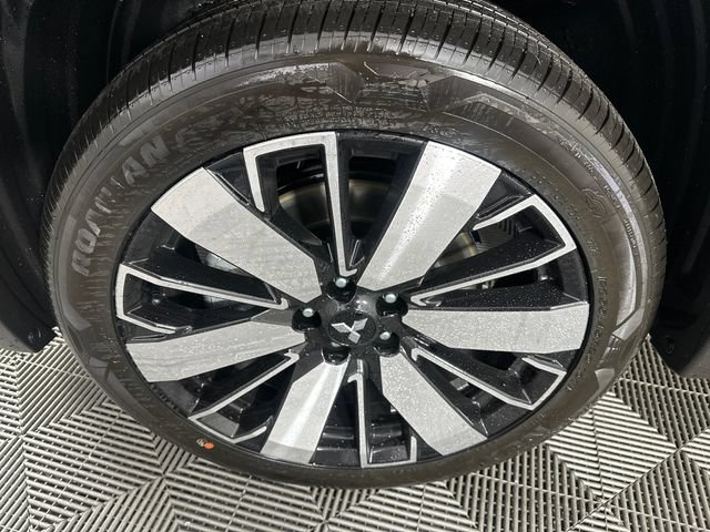 New 2026 Mitsubishi Outlander SE FWD image 2