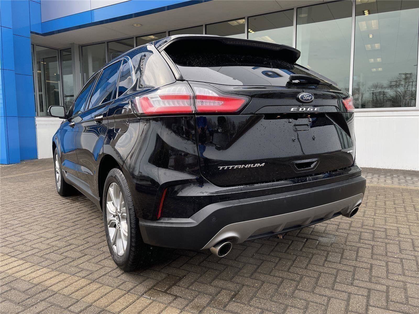 Used 2024 Ford Edge Titanium AWD/4WD image 3