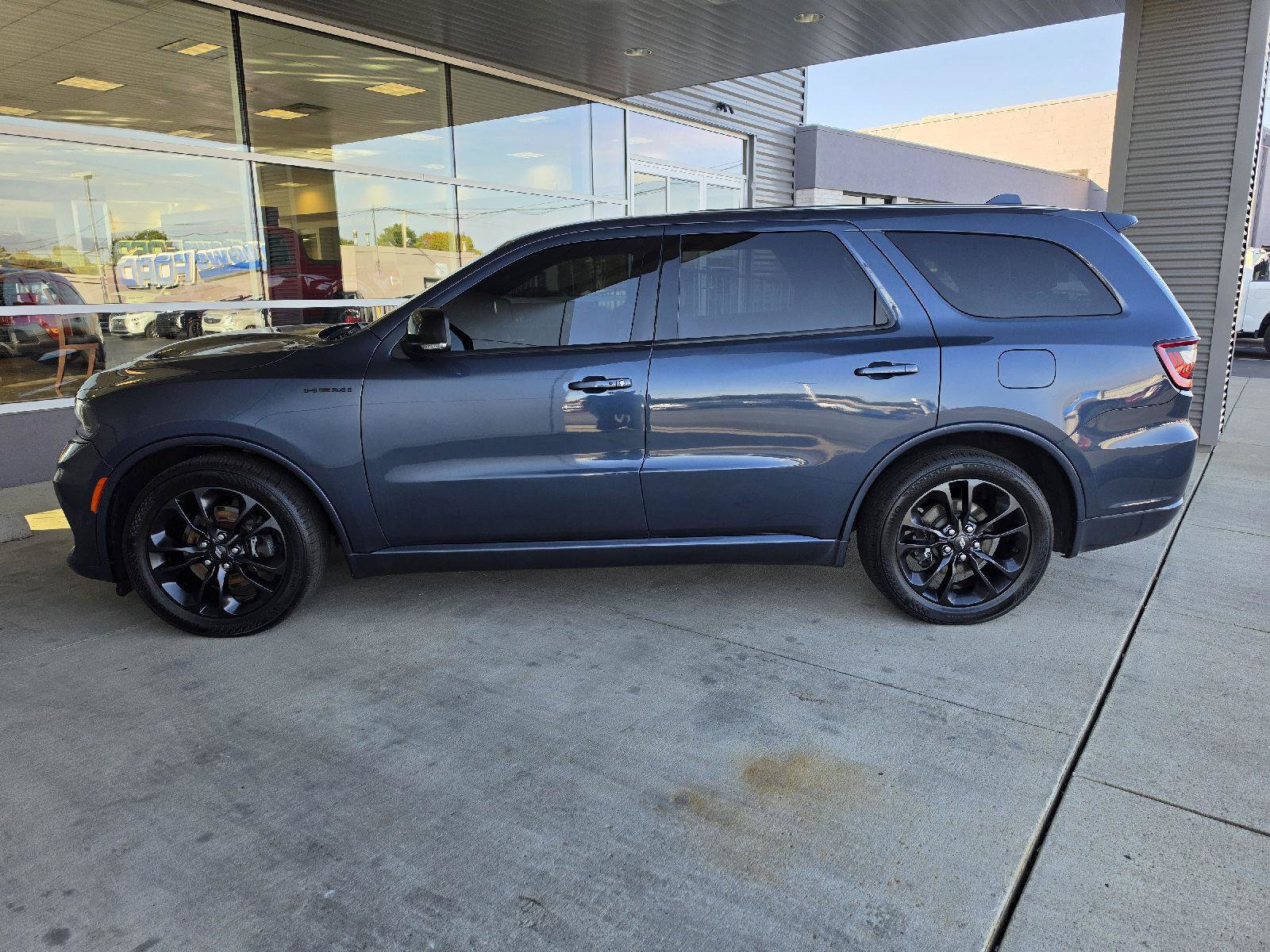 Used 2021 Dodge Durango R/T w/ Blacktop Package AWD/4WD image 2
