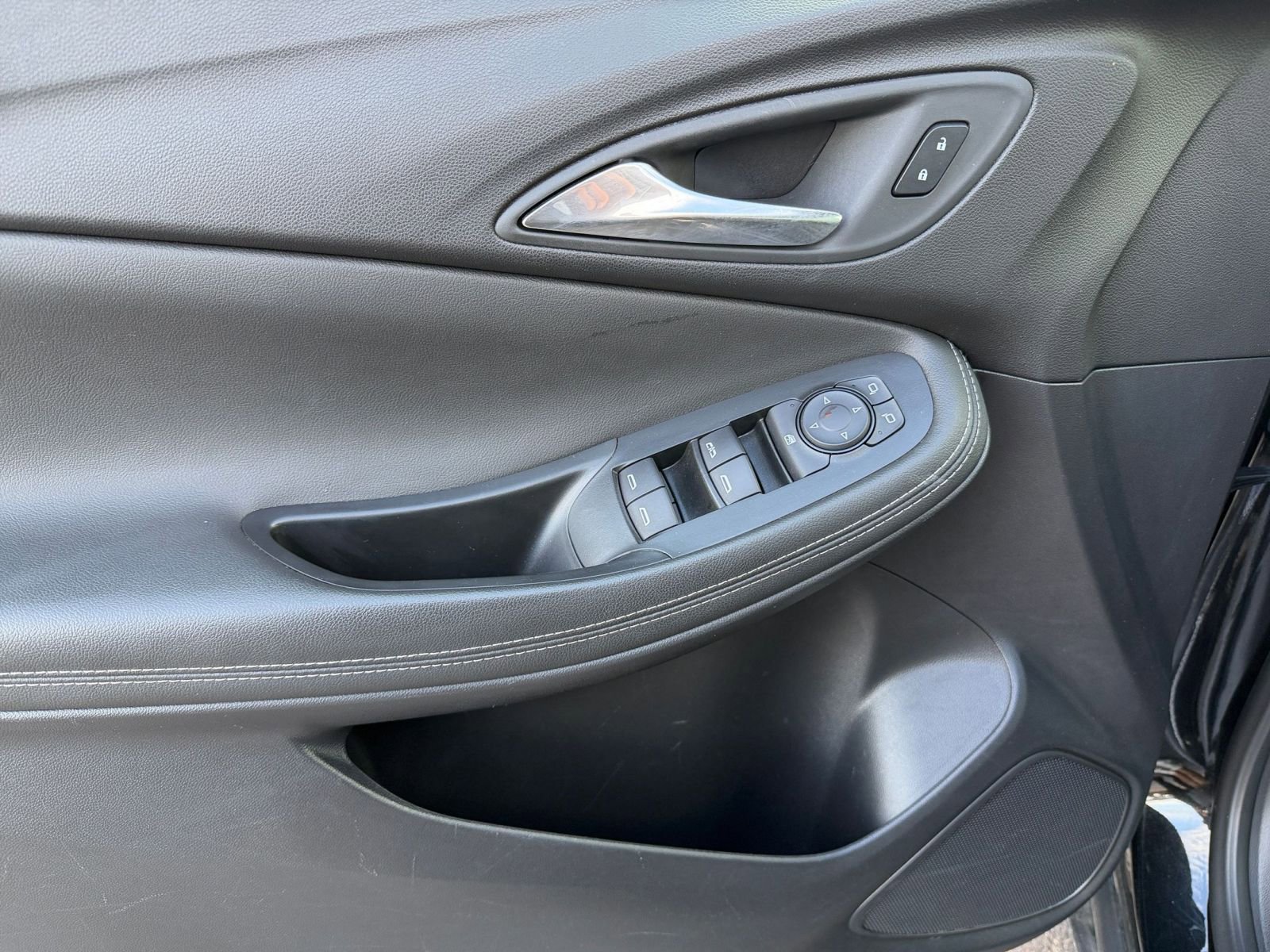 Used 2025 Buick Encore GX Preferred FWD image 18