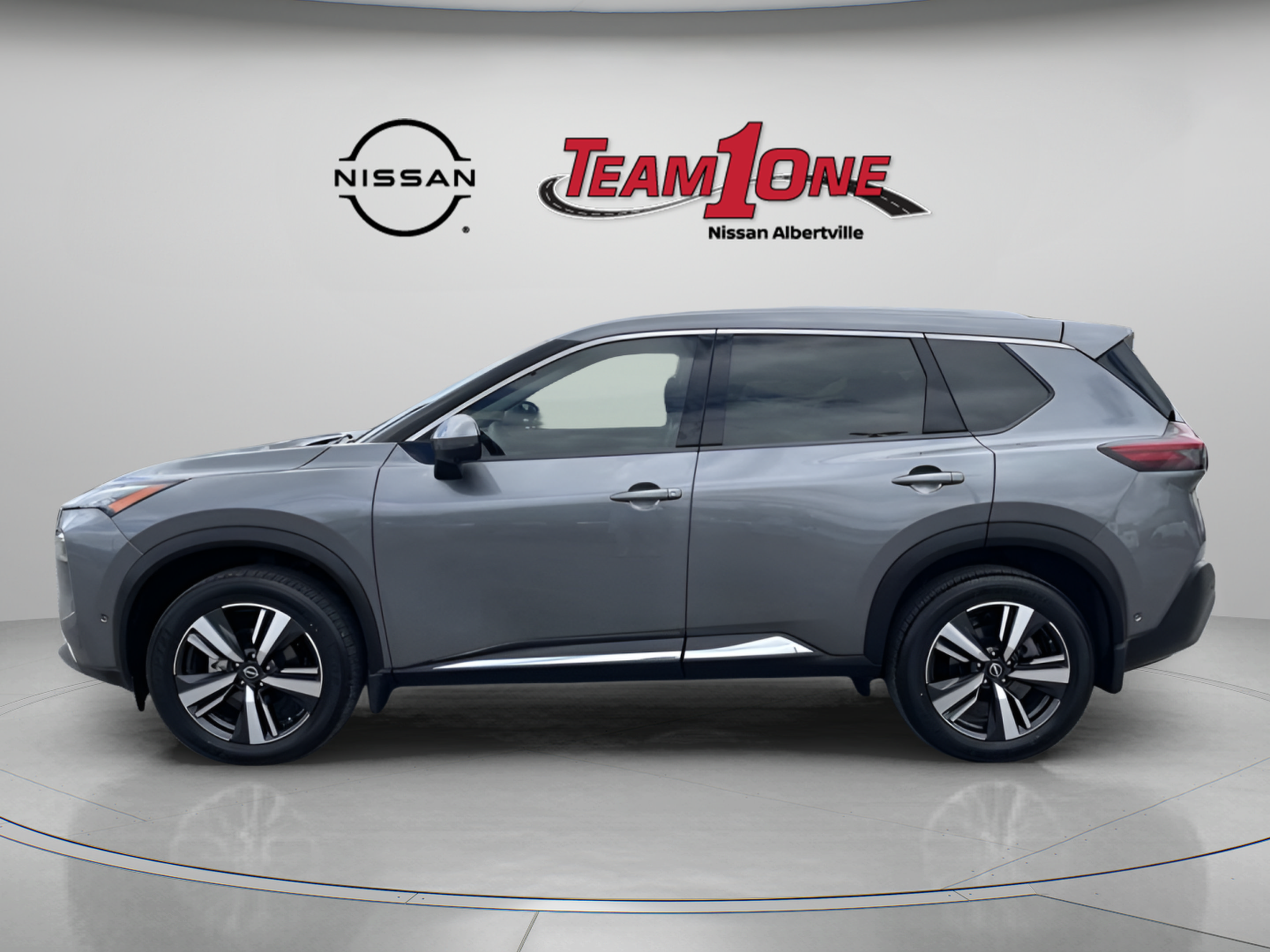 Used 2023 Nissan Rogue SL w/ SL Premium Package FWD image 5