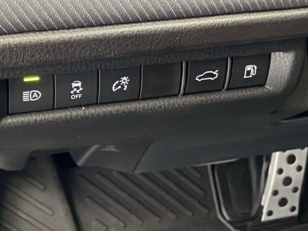 Used 2026 Toyota Camry SE FWD image 17