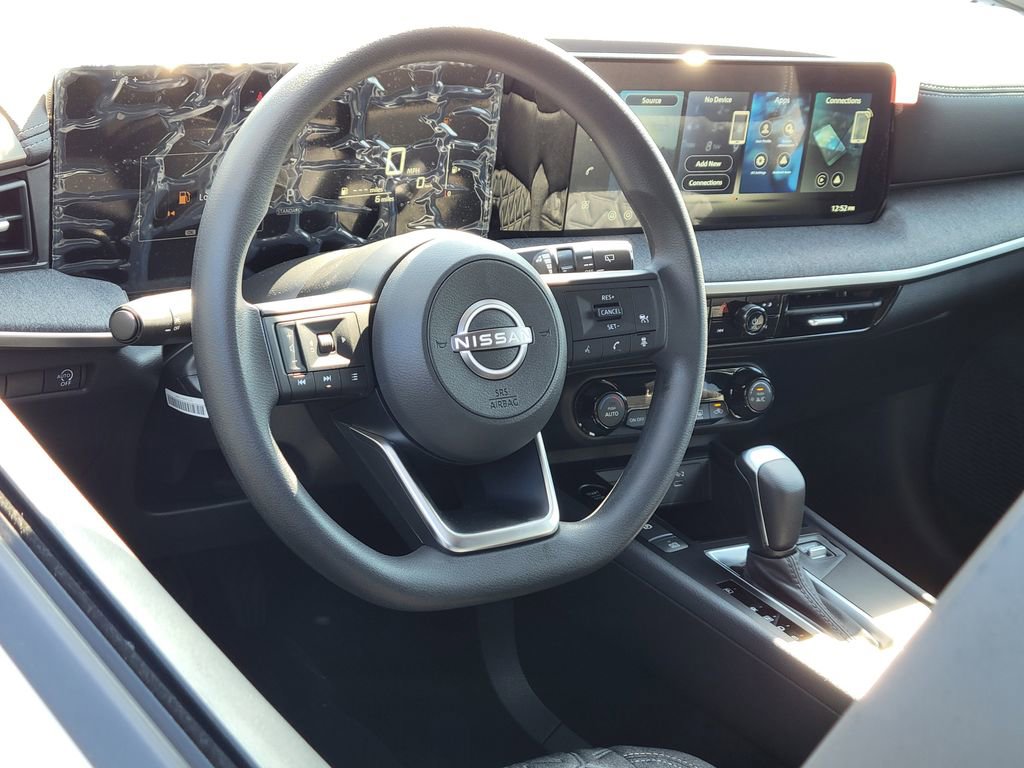 New 2026 Nissan Kicks SV w/ Illumination Package image 4