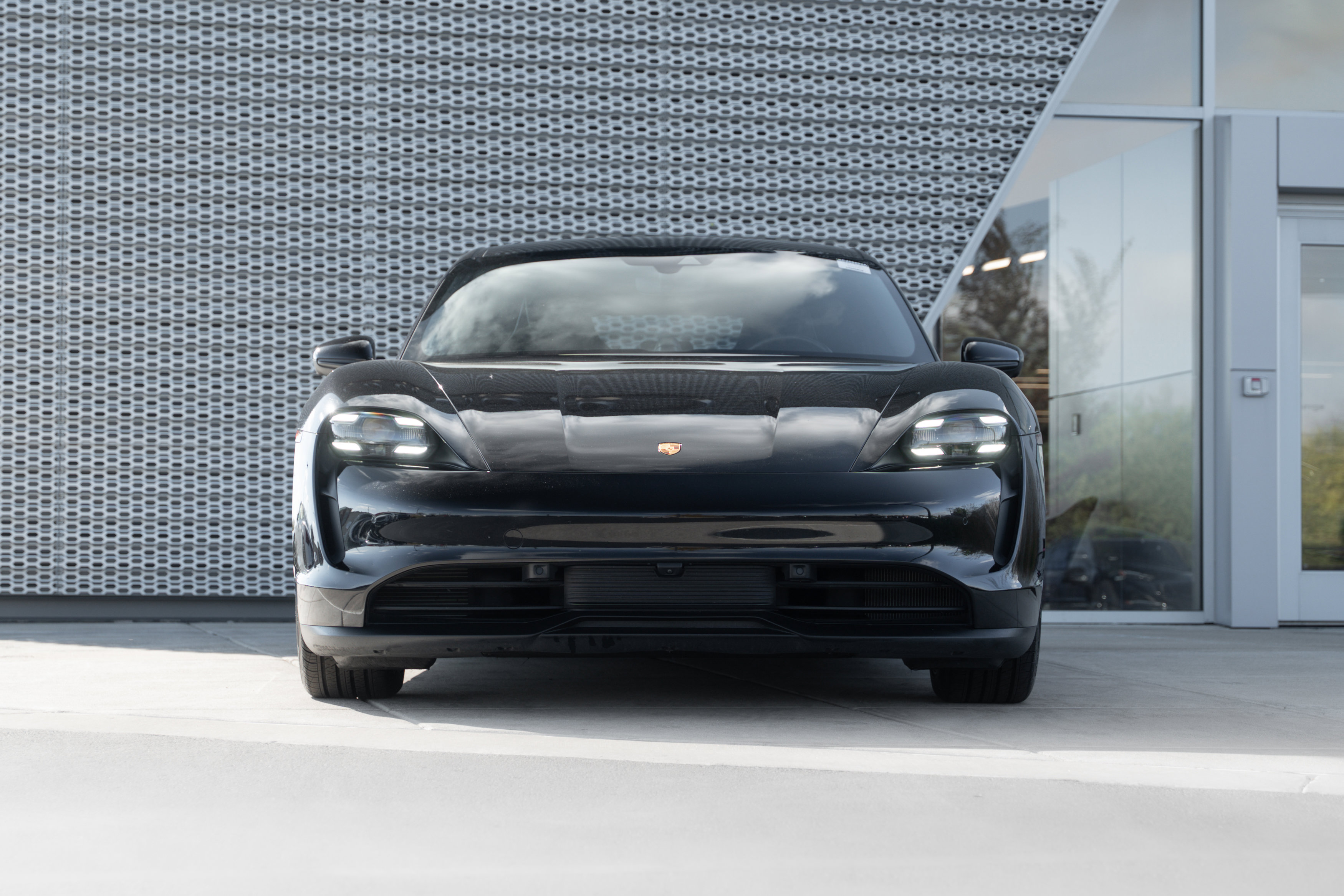 Used 2021 Porsche Taycan 4S image 36