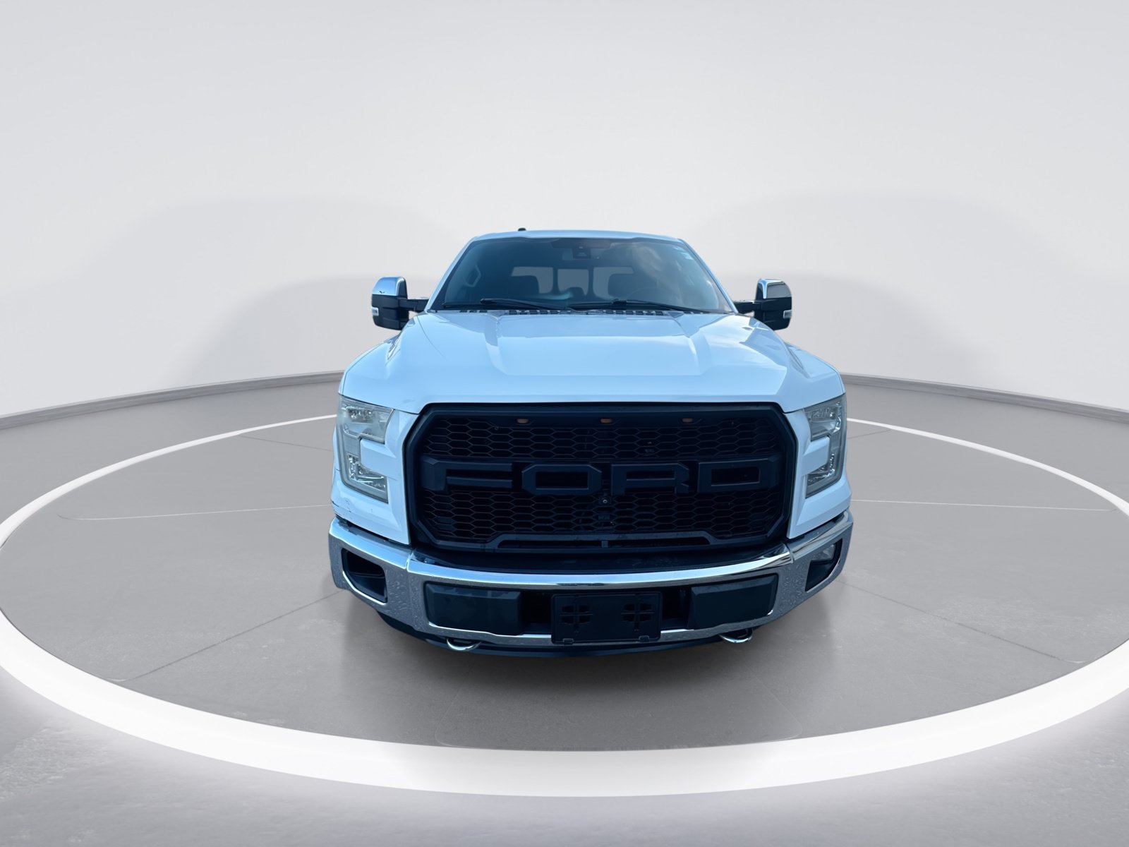 Used 2016 Ford F150 Lariat w/ Equipment Group 502A Luxury AWD/4WD image 3
