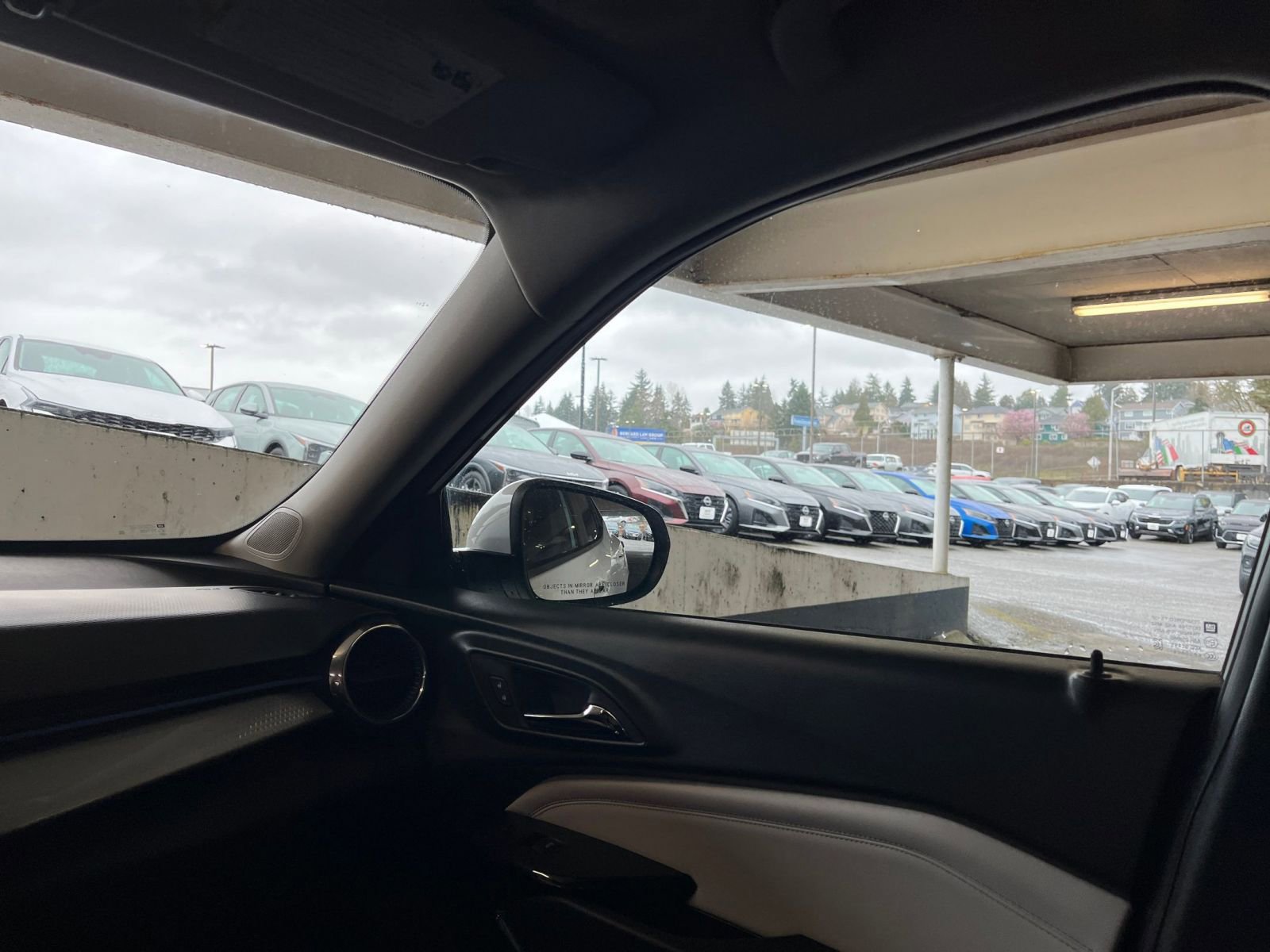 Used 2025 Chevrolet Trax LT FWD image 36
