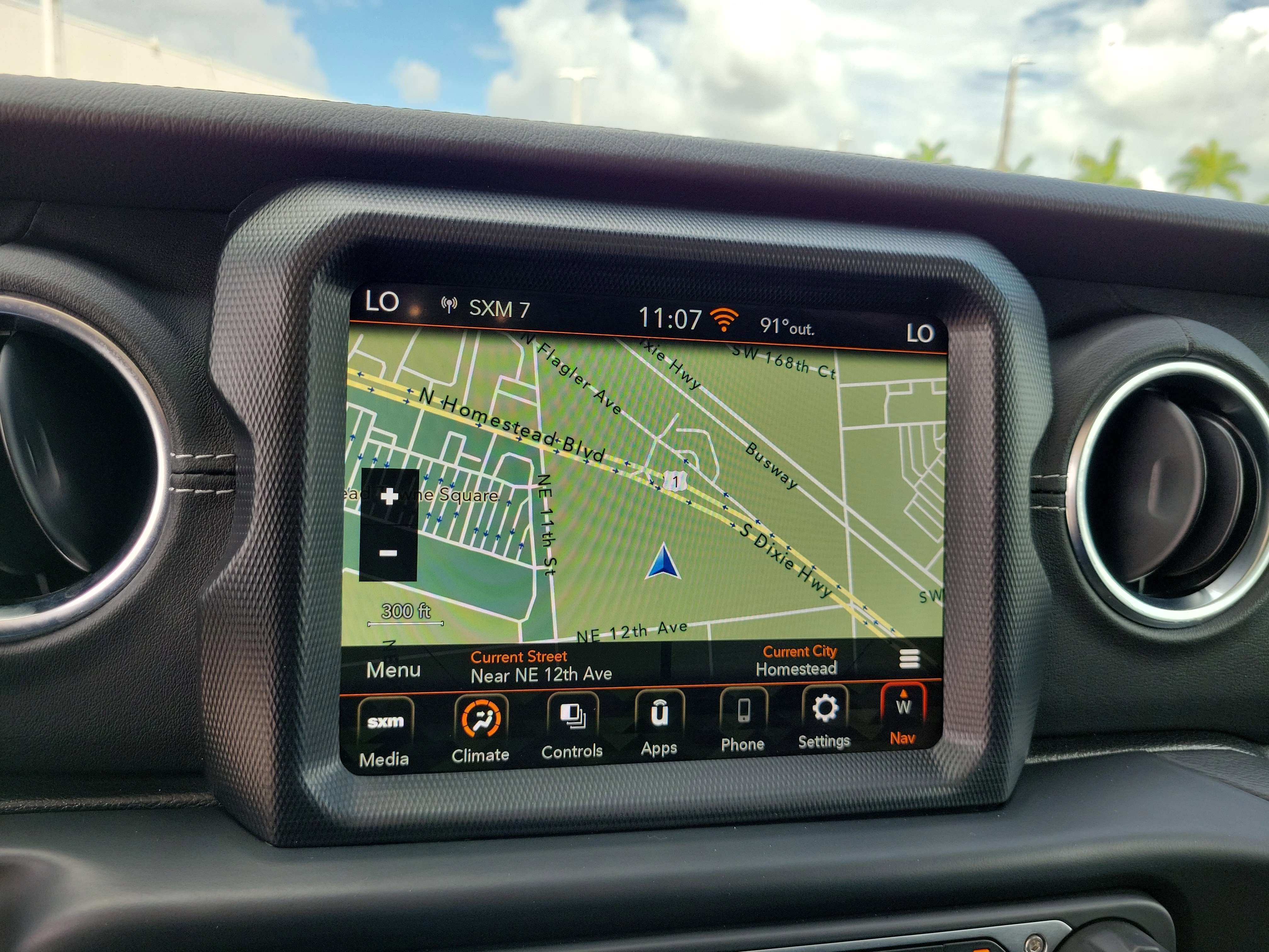 Used 2023 Jeep Wrangler Unlimited Sahara AWD/4WD image 10