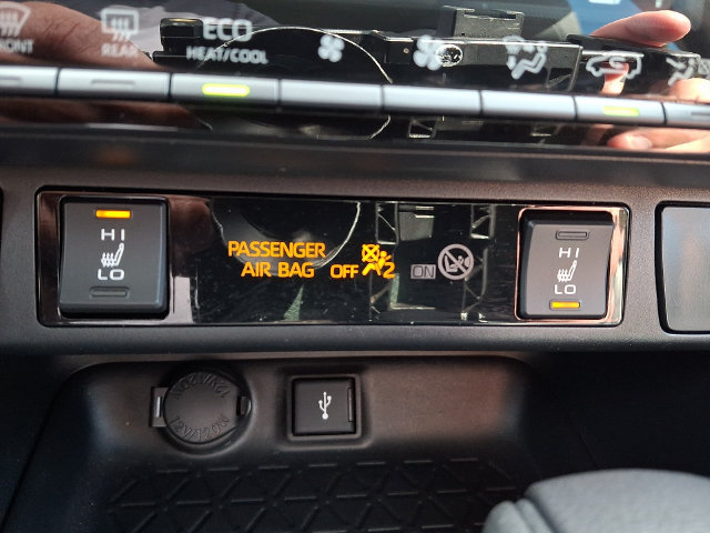 Used 2022 Toyota RAV4 XLE w/ Convenience Package AWD/4WD image 33