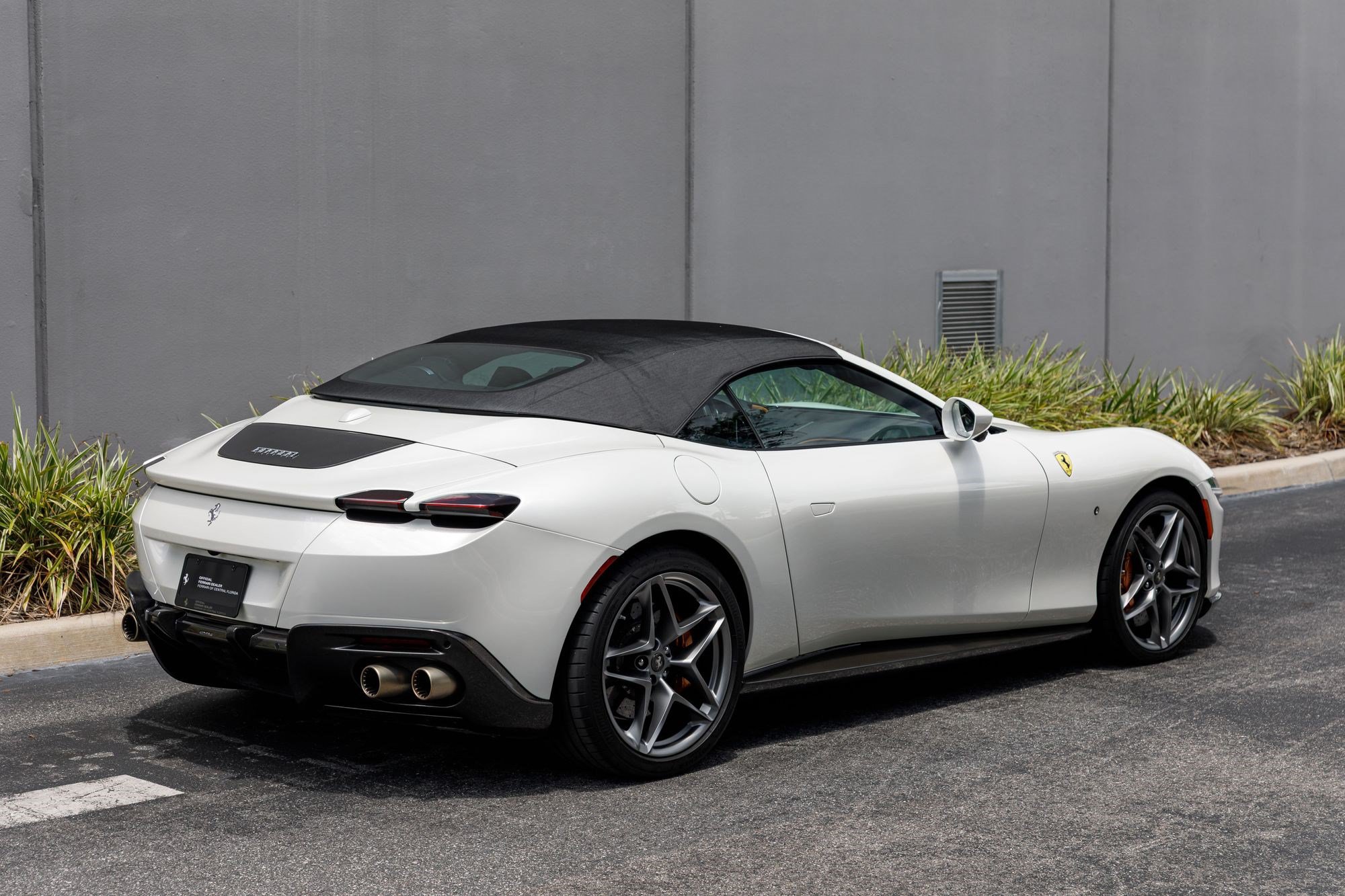Used 2024 Ferrari Roma Spider RWD image 5