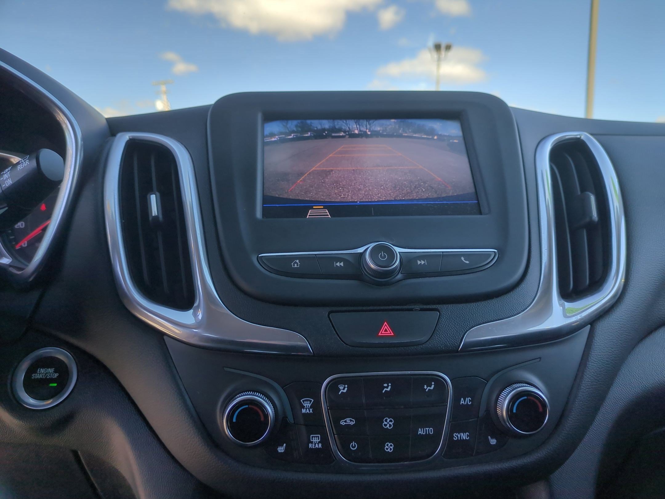 Used 2020 Chevrolet Equinox LT image 11